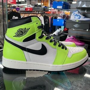 Air Jordan 1 Retro High Visionaire Size 9.5